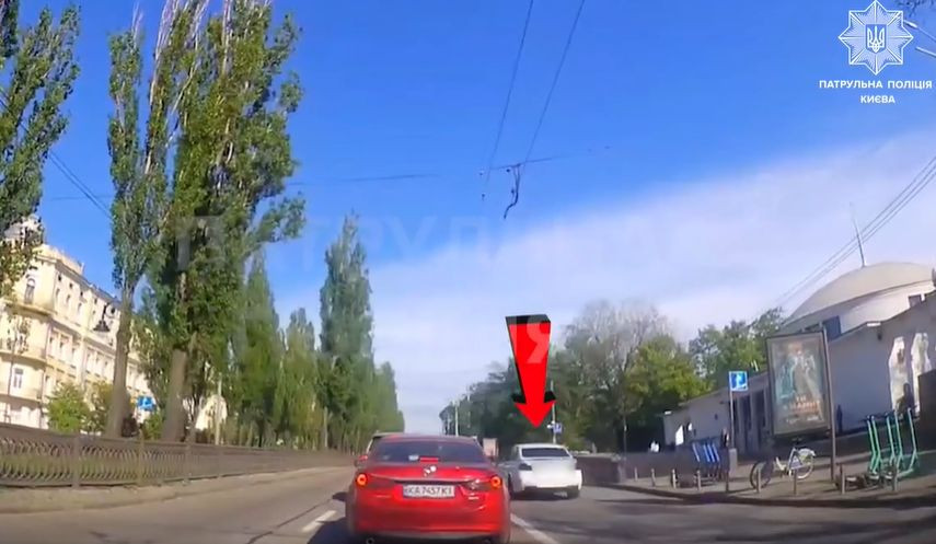 У Києві покарали водія BMW, який «летів» смугою громадського транспорту: відео